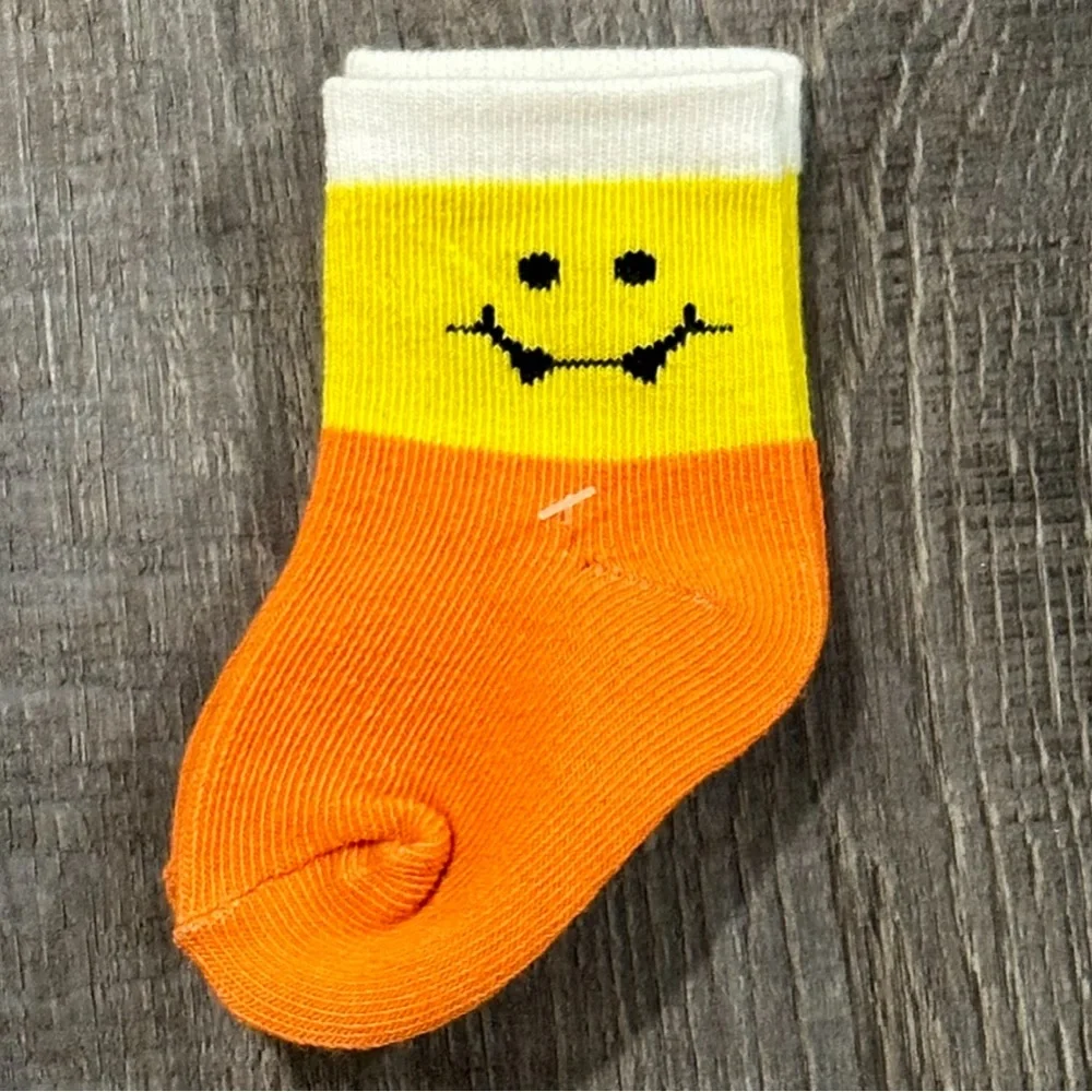 💞 New Baby Candy Corn Colored Halloween Socks